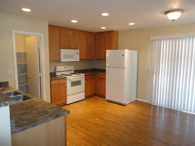 Foto del edificio - 9222 W Elm St