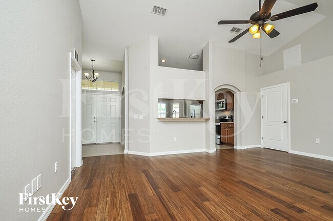 Foto del edificio - 5203 Ashwood Dr