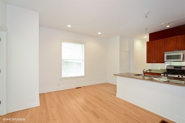 Foto del edificio - 2547 N Clark St
