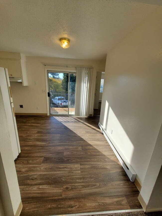 Foto del edificio - 3930 Iberis St NE