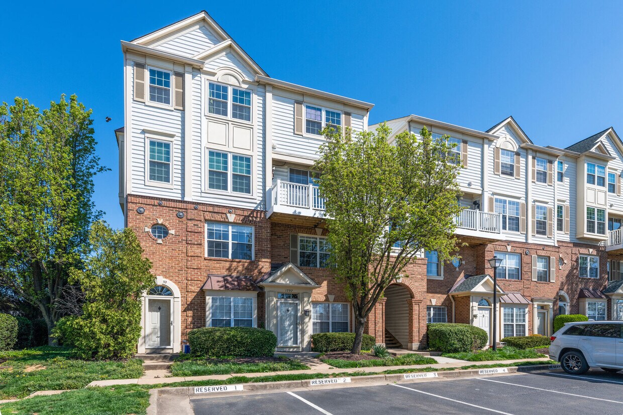 Foto principal - 1735 Braddock Pl