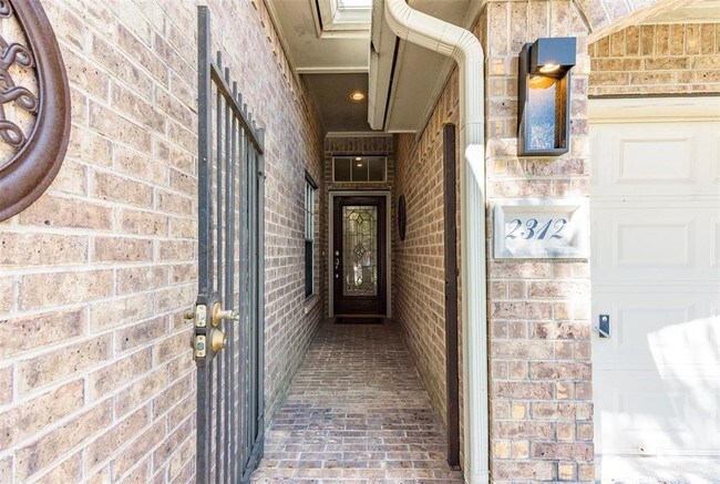 Building Photo - 2312 Fairway Pointe Dr