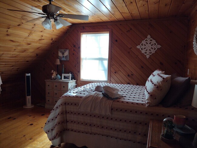 Foto del edificio - 135 Shady Oak Ln