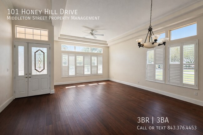 Foto del edificio - 101 Honey Hill Dr