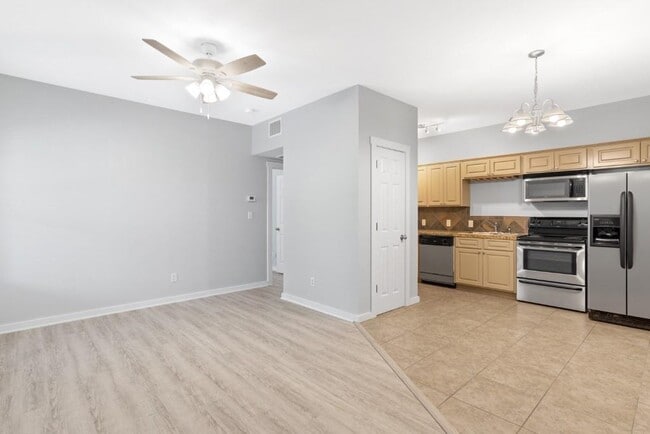 Foto del edificio - 2106 Cullen Ave