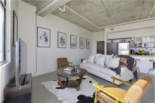 Building Photo - 2115 Yeaman Pl