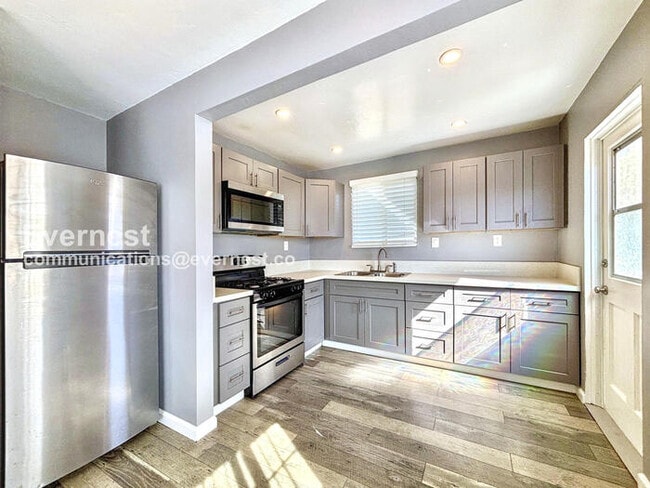 Building Photo - 2571 Judson St
