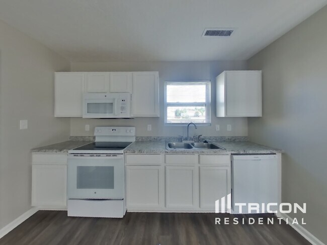 Foto del edificio - 3215 Brandenburg Dr