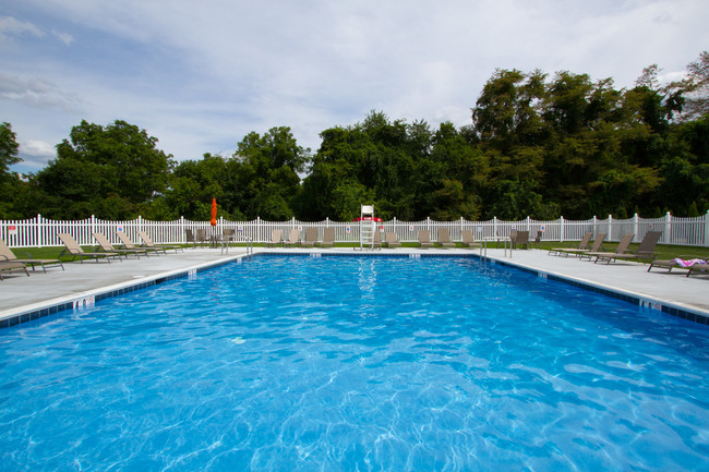 The Meadows at Bumble Bee Hollow - Apartments in Mechanicsburg, PA ...