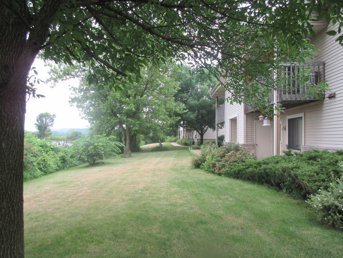 UPPER PRIVATE ENTRY on POND - 243 Arrowhead Dr