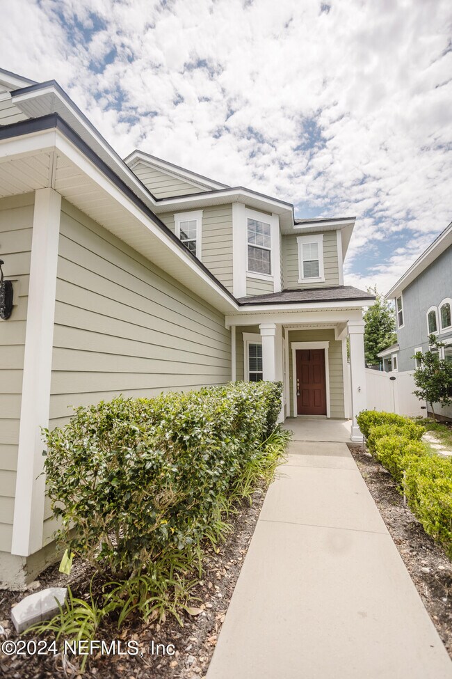 Foto del edificio - 235 Taylor Ridge Ave