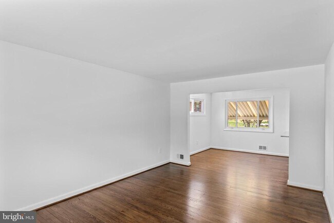 Foto del edificio - 2521 Fairhill Dr