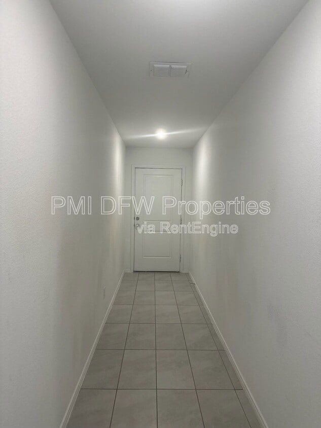 Foto del edificio - 1638 Woodbrook Dr
