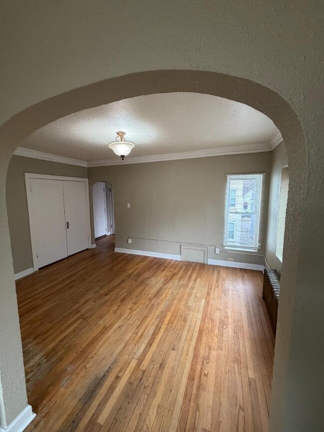 Building Photo - 2237 N Hubbard St