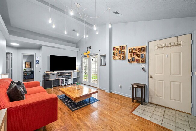 Building Photo - 302 Northwind Dr