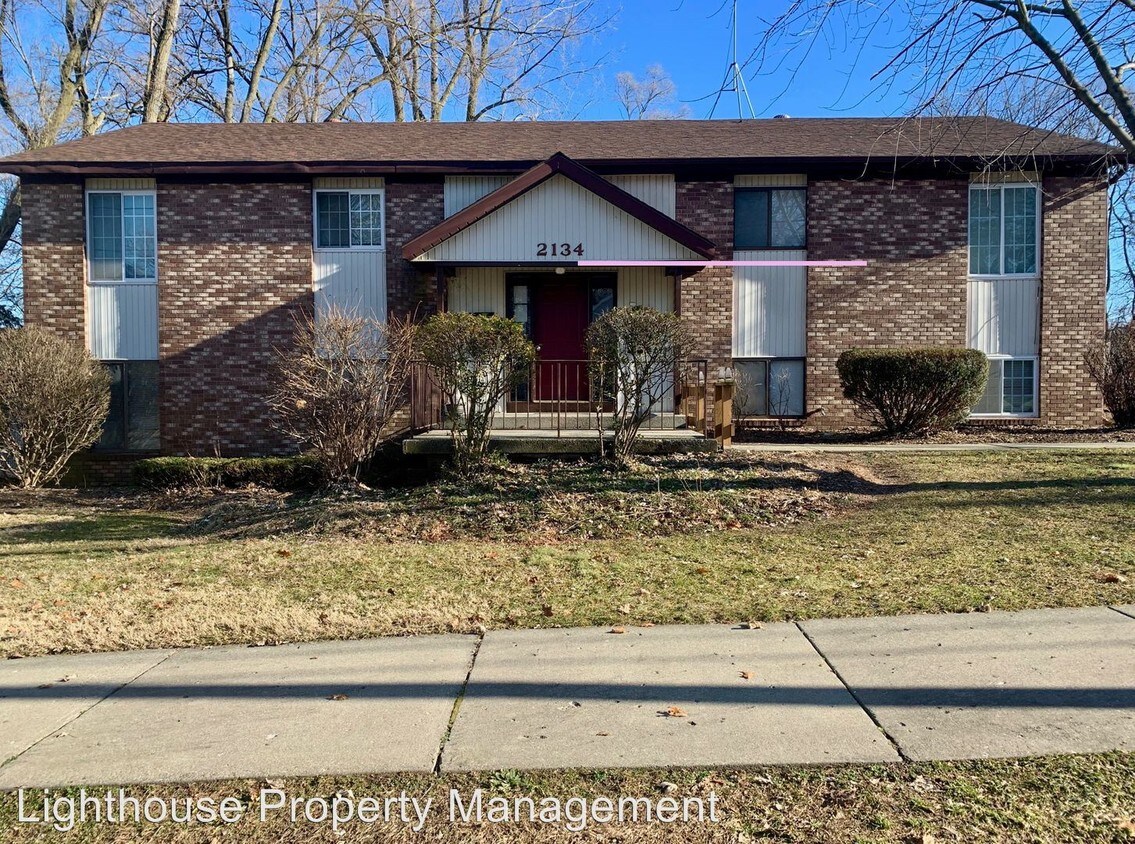 Primary Photo - 2134 McKee Ave SW