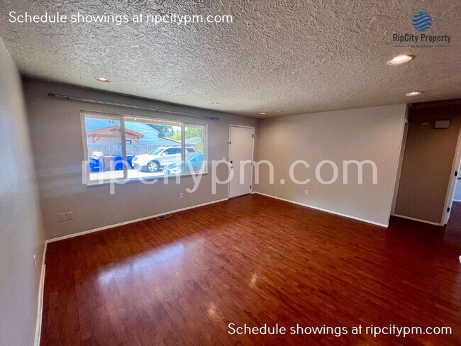 Foto del edificio - 132 NE Liberty Ave