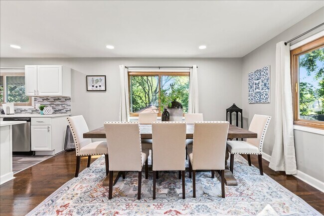 Foto del edificio - 2N361 Diane Ave