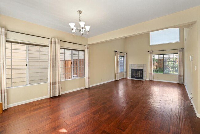 Foto del edificio - 34267 Quartz Terrace