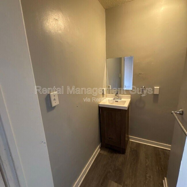 Foto del edificio - 1163 7th St W