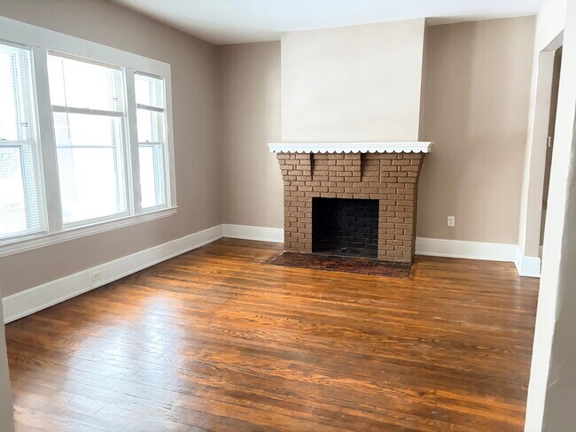 Foto del edificio - 693 Linwood Ave