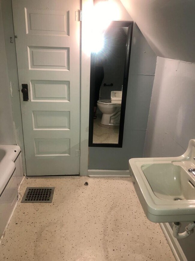 Foto del edificio - 615 N Lincoln St