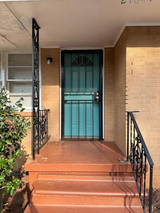 Foto del edificio - 4 Bedroom home in Decatur