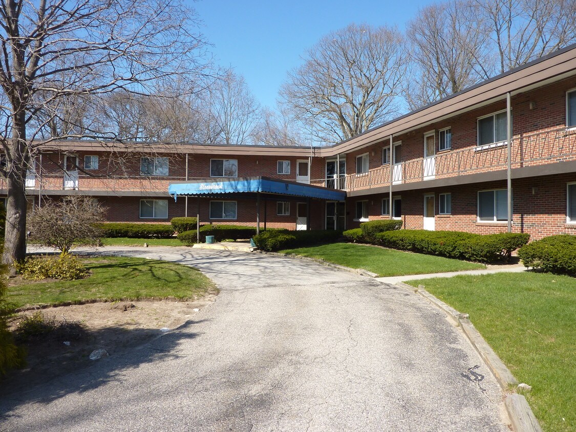 Primary Photo - 72 W Shore Rd