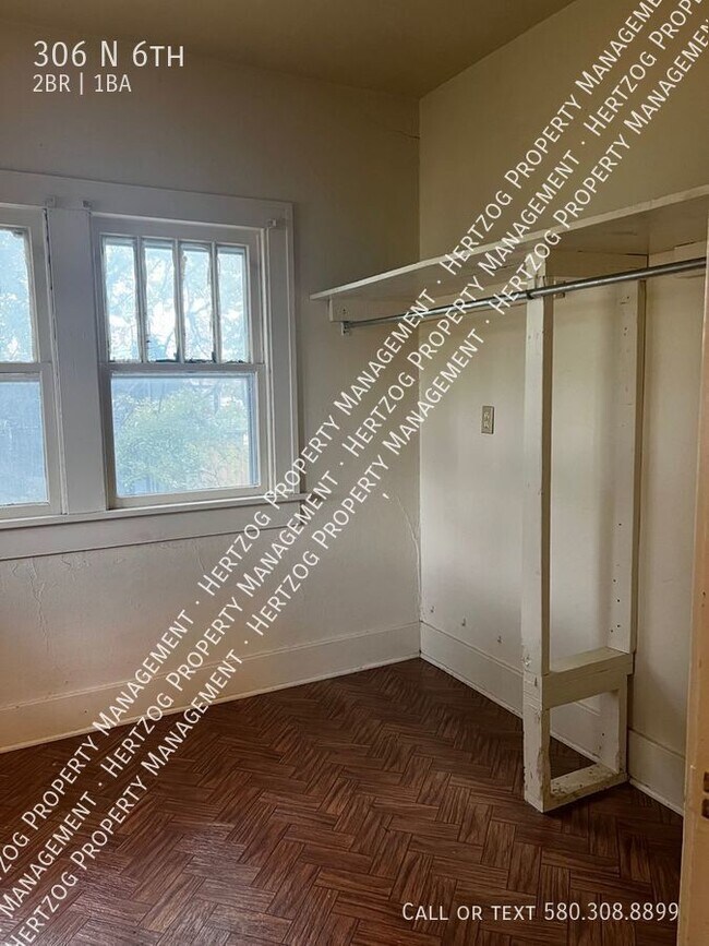 Building Photo - Virtual Tour available now! 2 Bedroom 1 Ba...