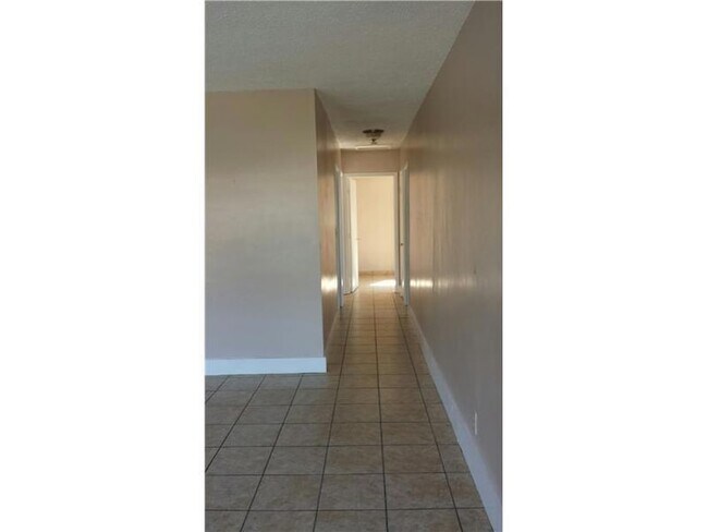 Foto del edificio - 1230 NW 29th Way