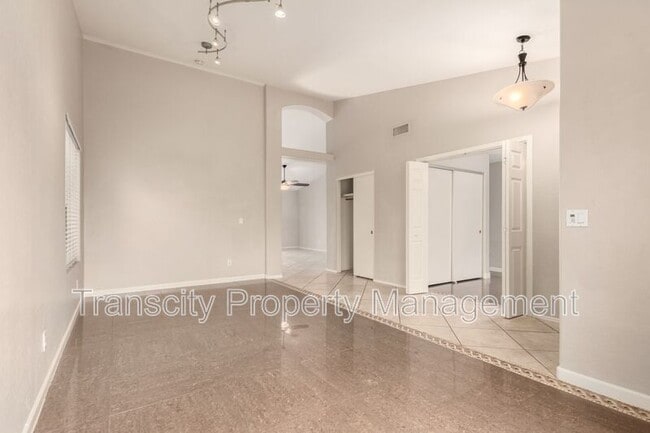 Building Photo - 10264 E Dolphin Ave