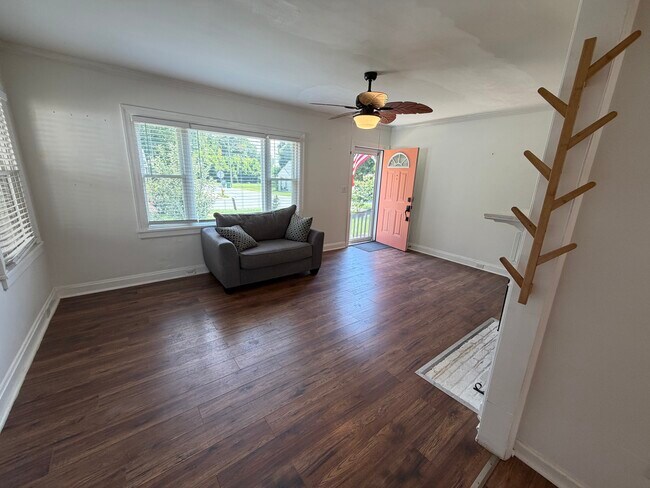 Foto del edificio - 1240 Skyview Rd