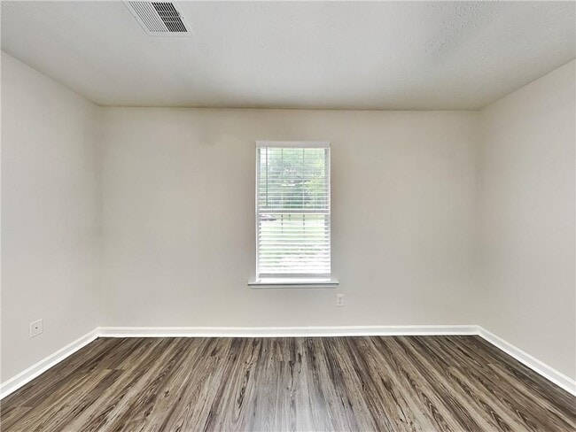 Building Photo - 244 Hale Haven Dr