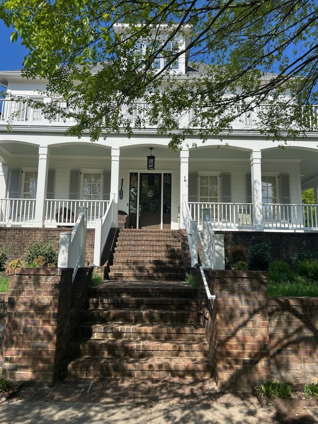 Building Photo - 625 Stonewater Blvd