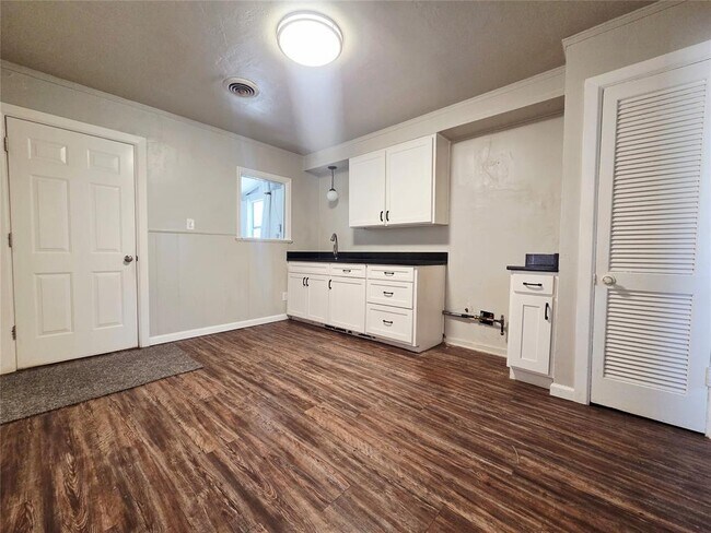 Foto del edificio - 307 E Kittyhawk Dr