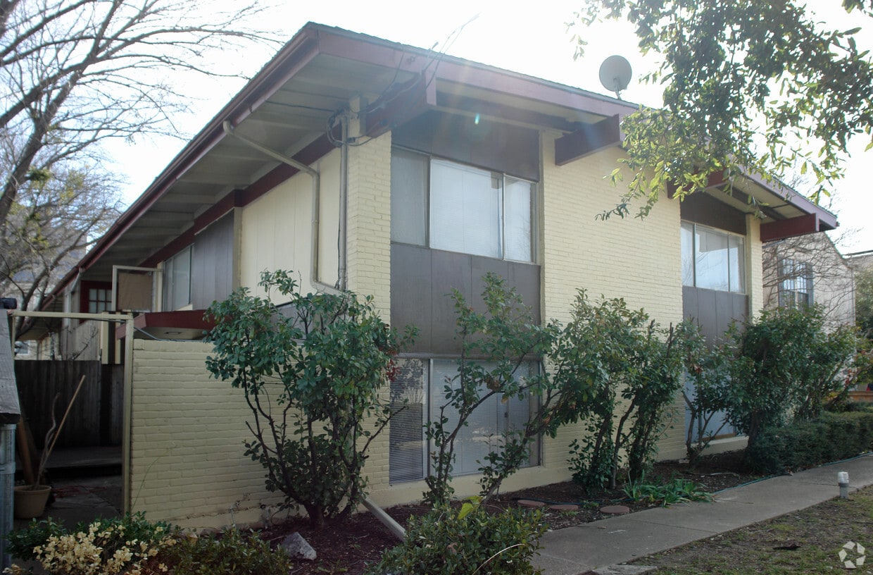 Building Photo - 4136 Cole Ave