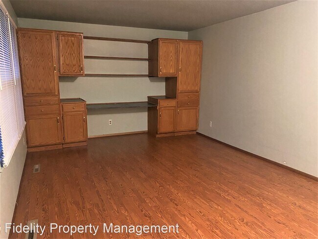 Building Photo - 3 br, 1.5 bath House - 710 N Patterson