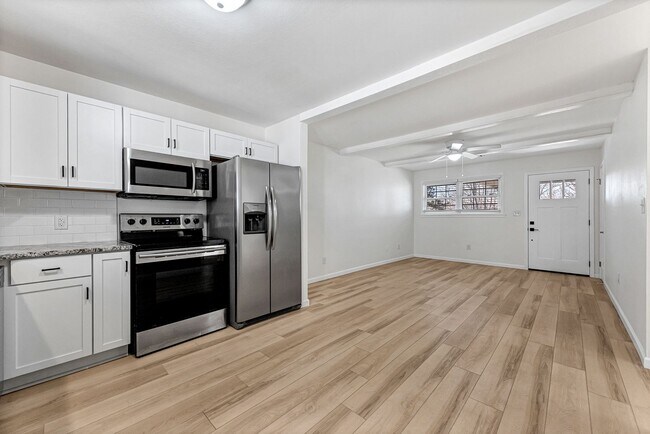 Building Photo - 14791-14793 Dutchmans Dr