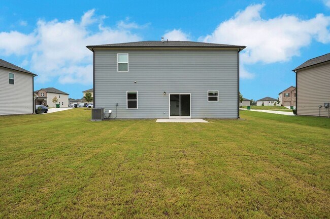 Building Photo - Stunning 4BR House in Hampton