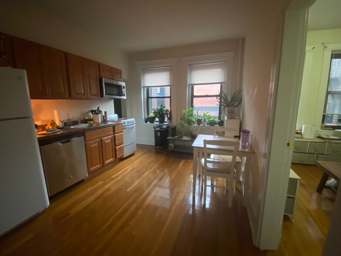 Foto principal - 1318 Commonwealth Ave