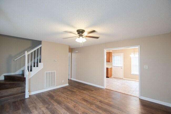 Building Photo - Pet Friendly in Sango!