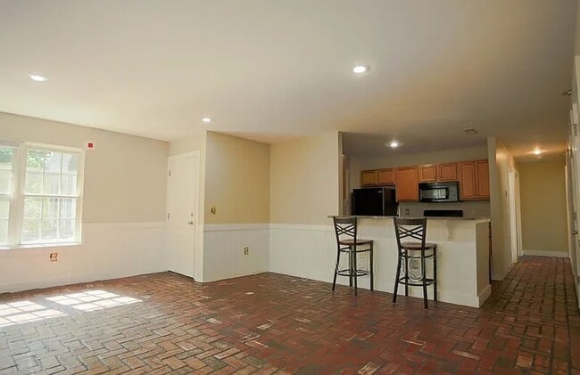 Building Photo - 419 17th St NW