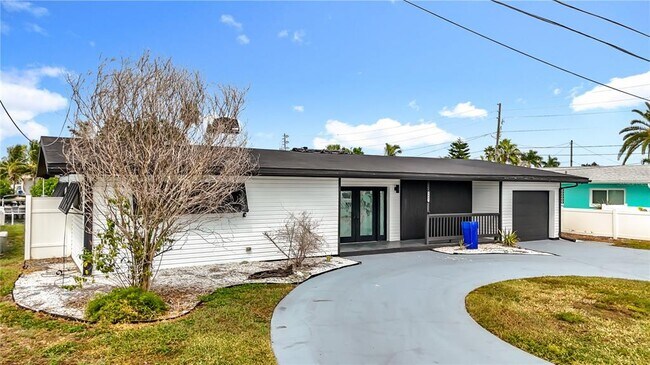 Building Photo - 7907 1st Ave S