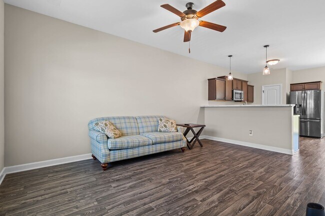 Foto del edificio - Marshall Farms Townhome Near Piney Green