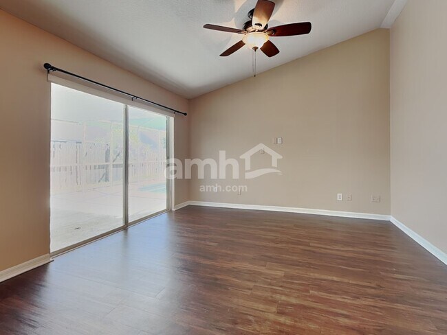 Foto del edificio - 4908 Rambling Rose Pl
