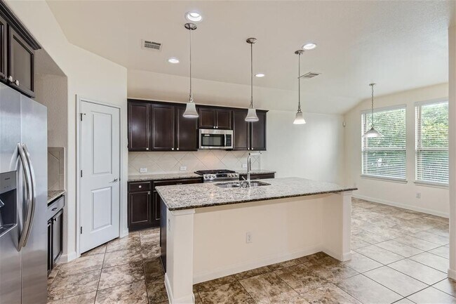 Building Photo - 7010 Etna Way