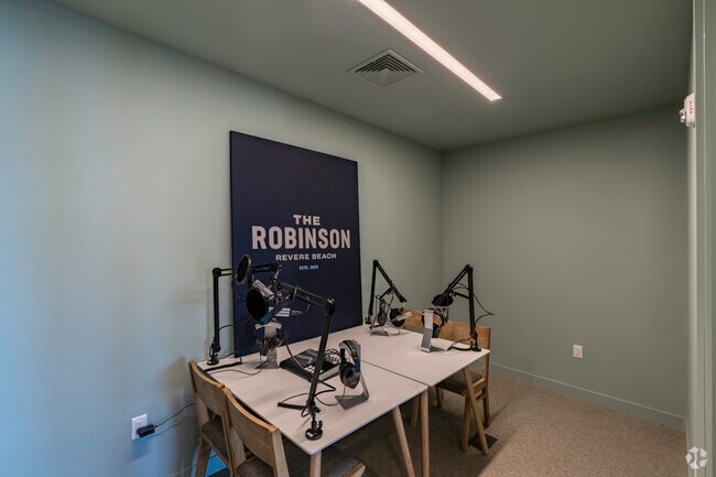 Sala de podcast - The Robinson