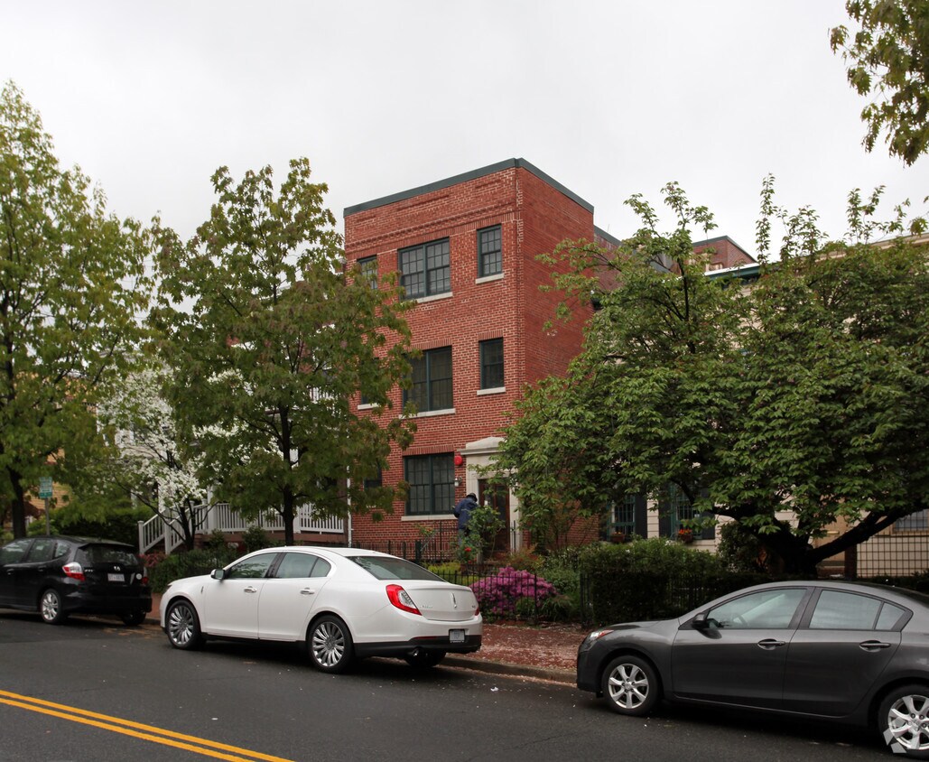 Primary Photo - 510 8th St NE