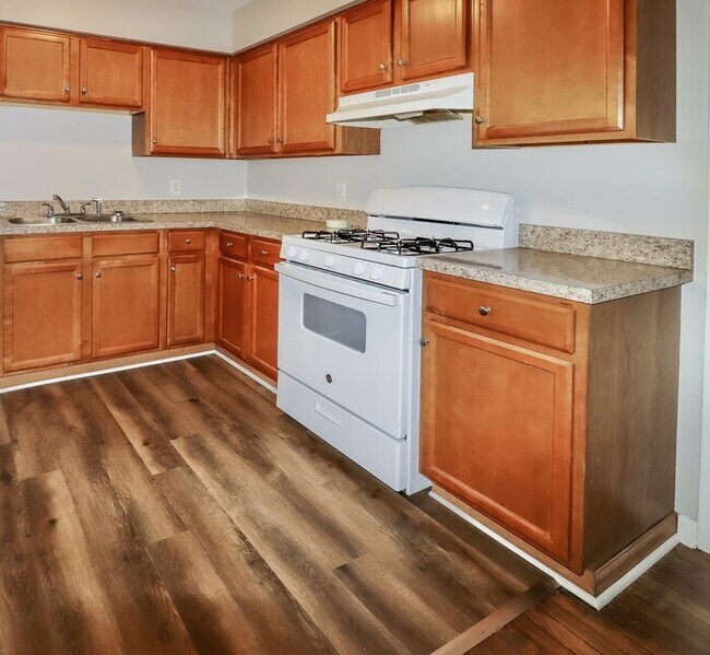 Building Photo - This cute home is waiting for you!