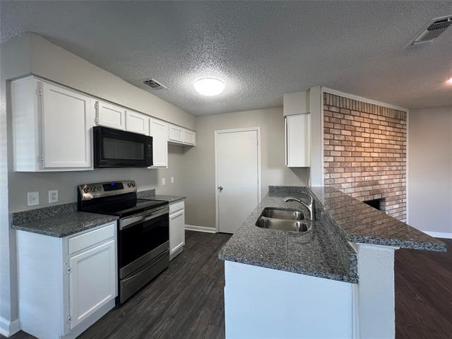 Building Photo - 6701 Crestmont Ct